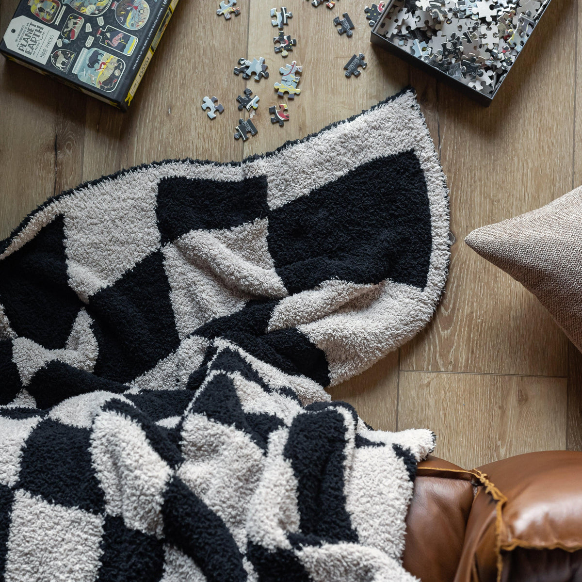 Tap Shoe & Rainy Day Wavy Checker Print Extended Throw