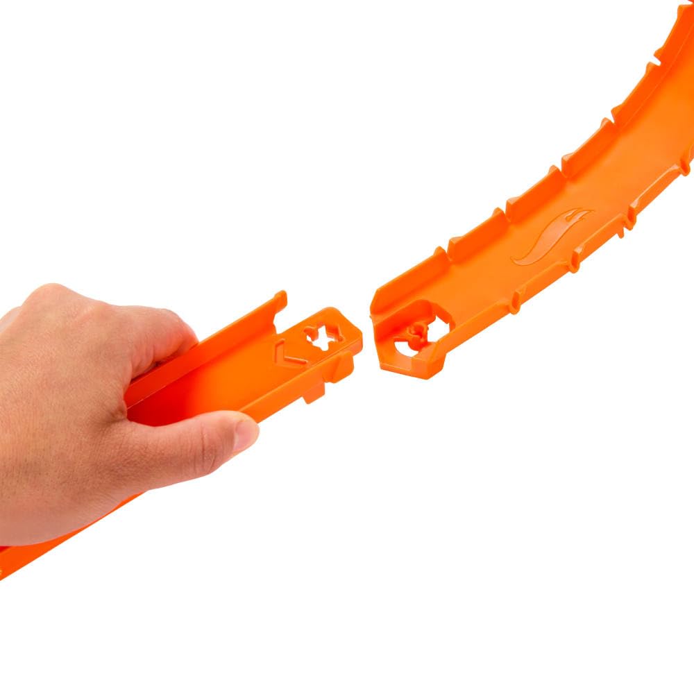 Hot Wheels Track Creator Deluxe Pack with 2 1:64 Scale Cars
