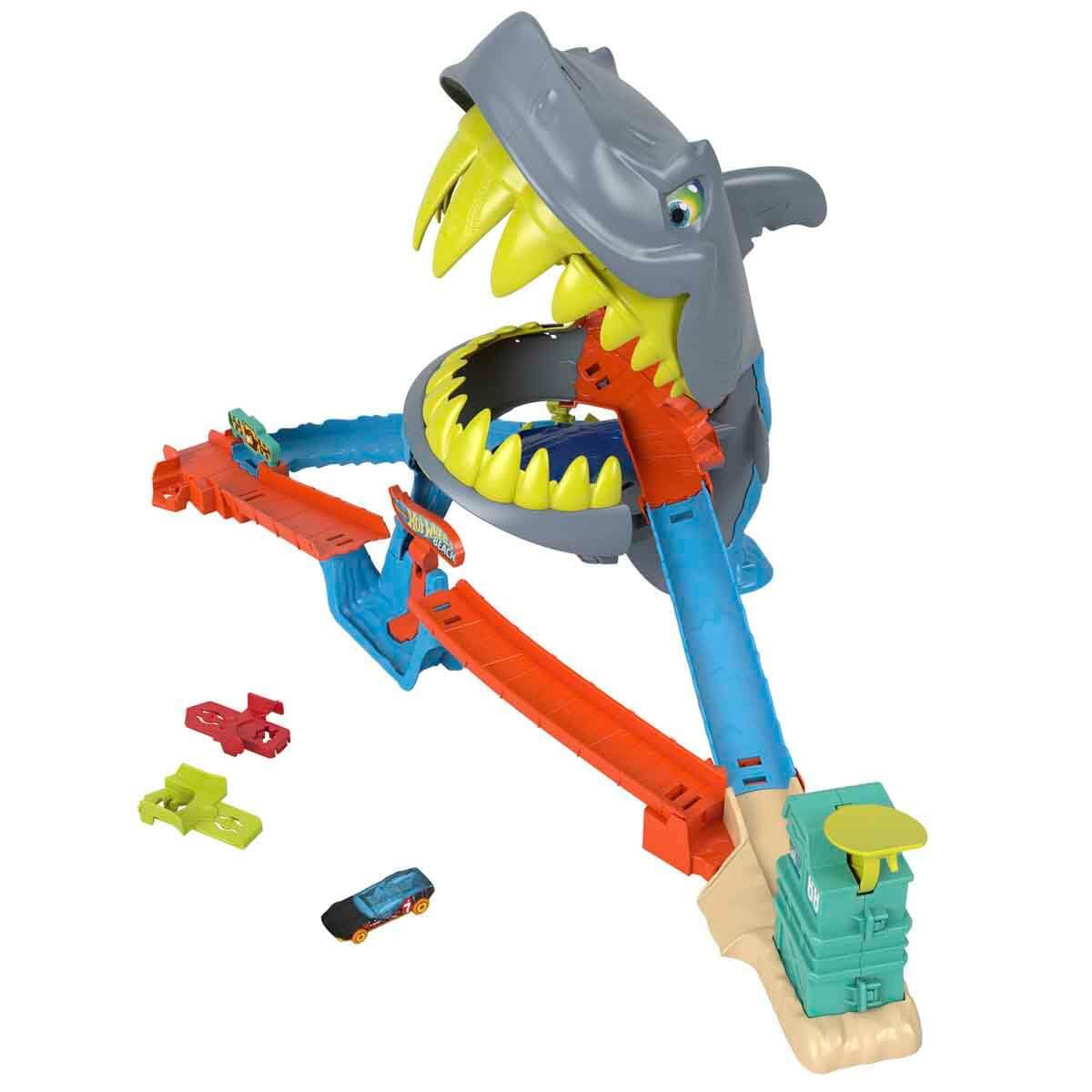 Hot Wheels City Shark Chomp Beach Playset with 1:64 Scale Car