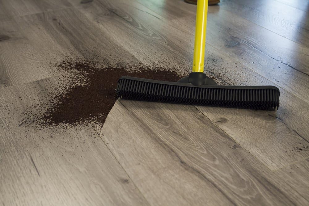 FURemover Broom SW-250I-AMZ-6 with Squeegee, Telescoping 3-5', Black
