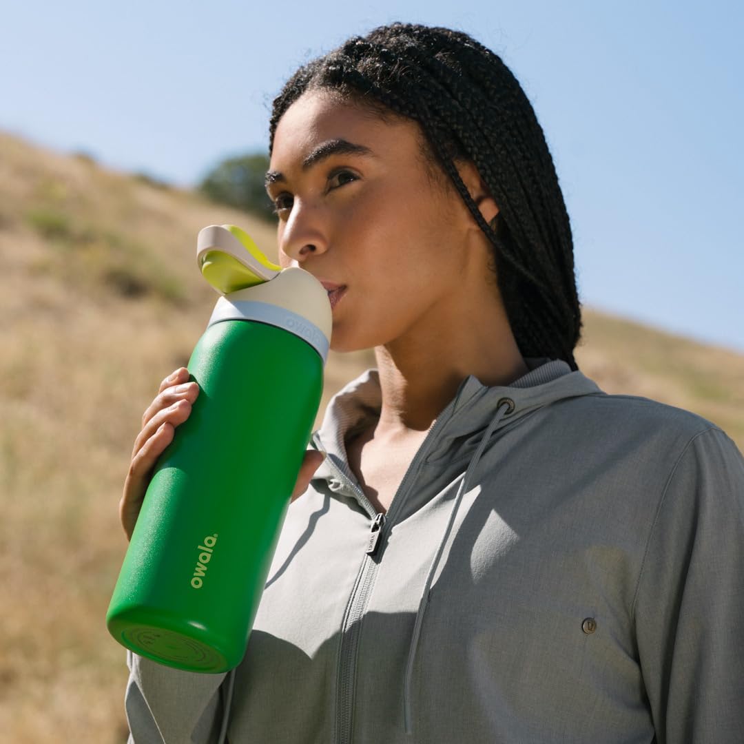 Owala FreeSip Stainless Steel Water Bottle, 32 Oz, Putting Green