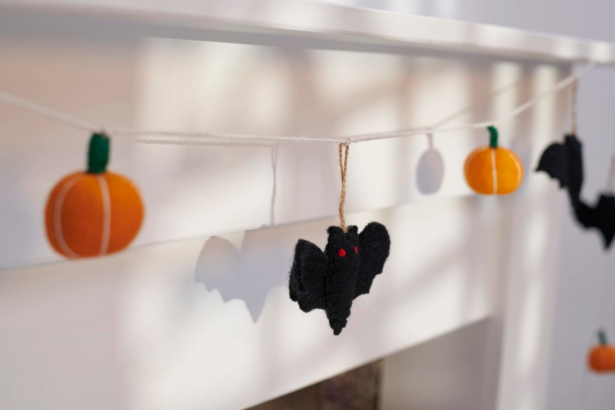 Primitives by Kathy Halloween Felt Bats and Pumpkins Garland
