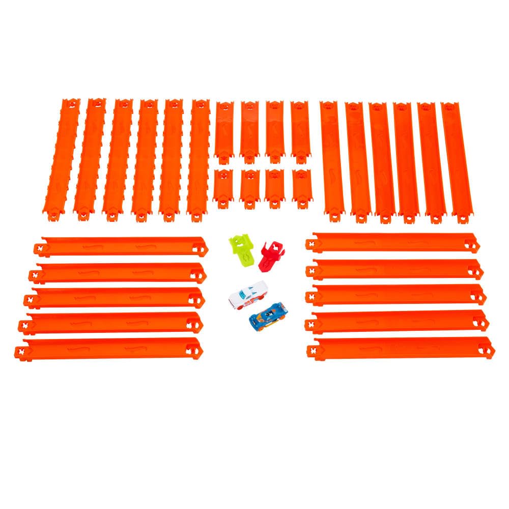 Hot Wheels Track Creator Deluxe Pack with 2 1:64 Scale Cars