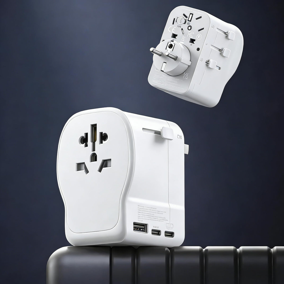 QENEQ International Travel Adapter 220V-110V with USB A and USB C