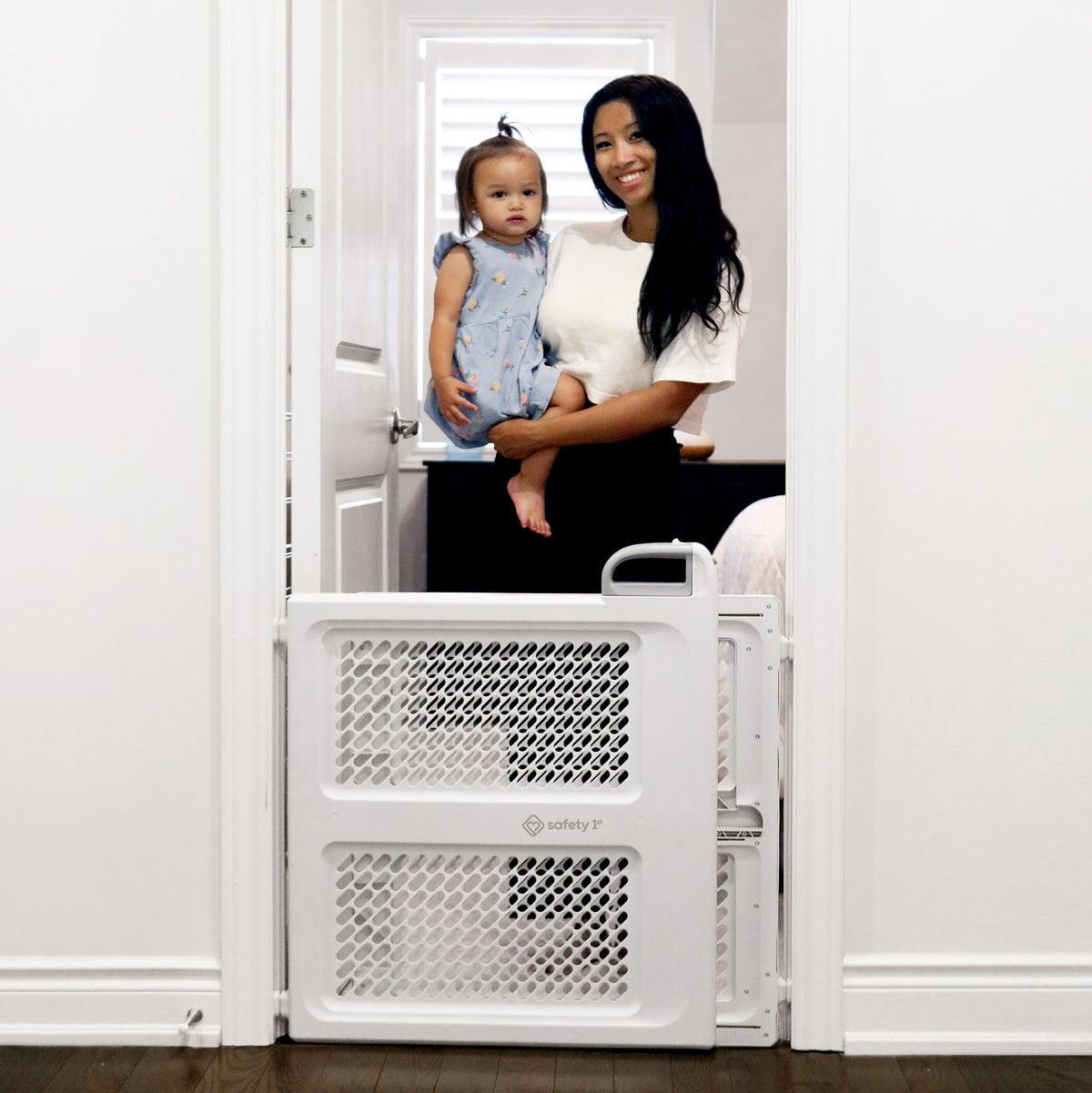 Safety 1st Lift, Lock and Swing Gate, Fits 28-42 in, White