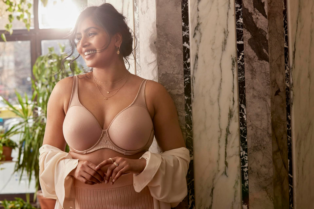 Wonderbra Plus Full Support Underwire Bra, Blush Cosmetic, 38d