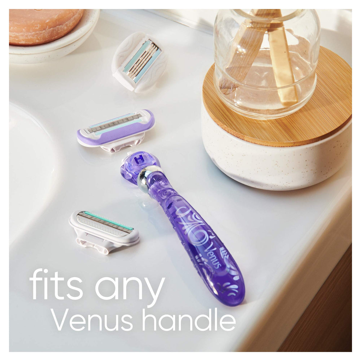 Gillette Venus Deluxe Smooth Swirl Women's Razor Handle + 3 Refills