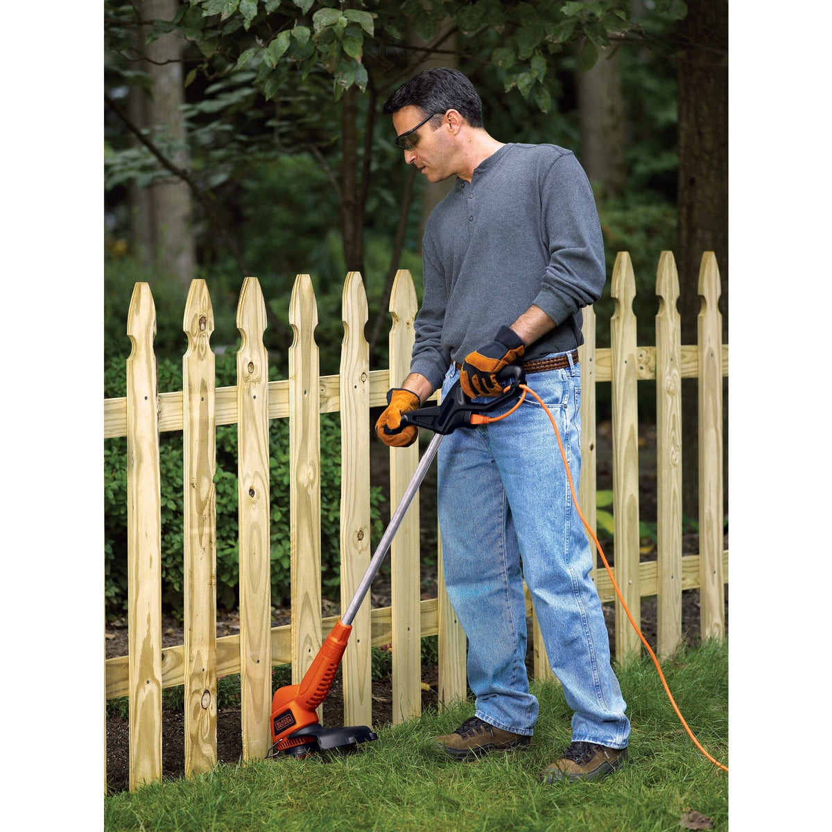 BLACK+DECKER Corded String Trimmer with Auto Feed