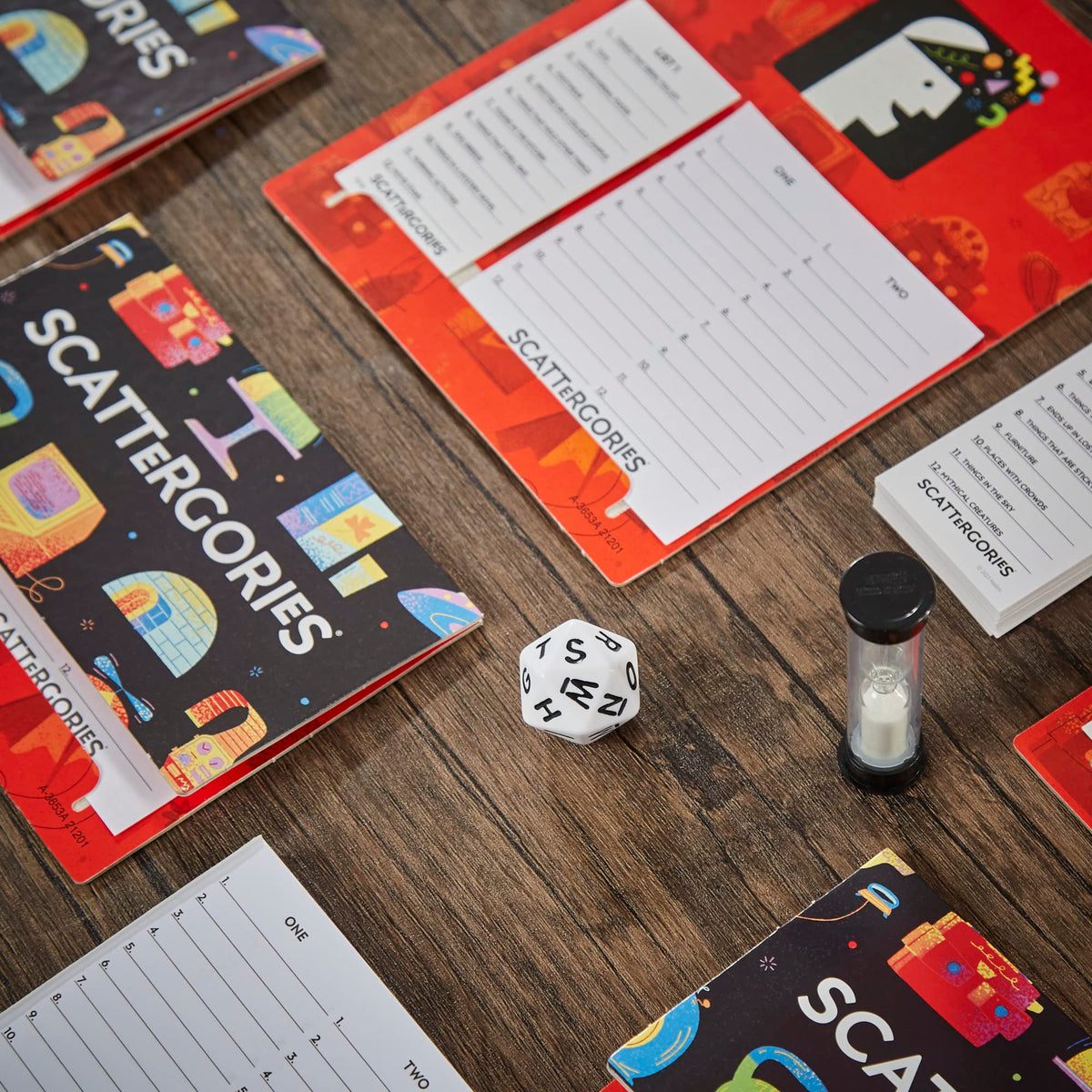 Scattergories Classic Game, English & French, Ages 13+