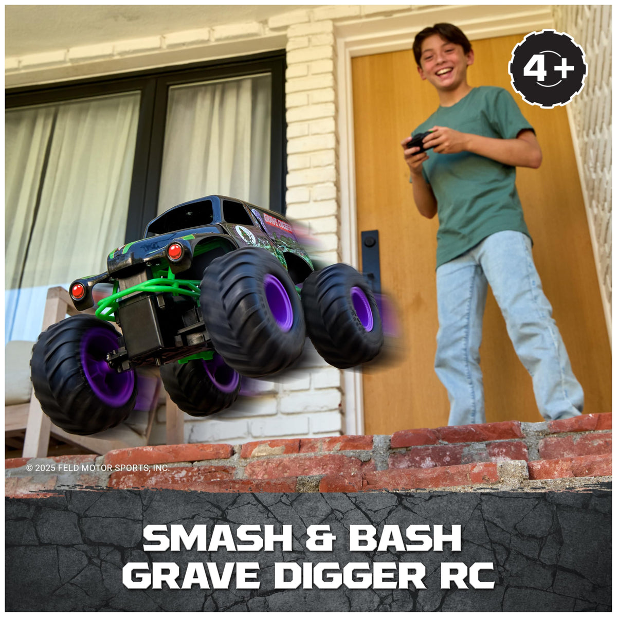 Monster Jam Smash & Bash Grave Digger RC Truck, 1:15 Scale