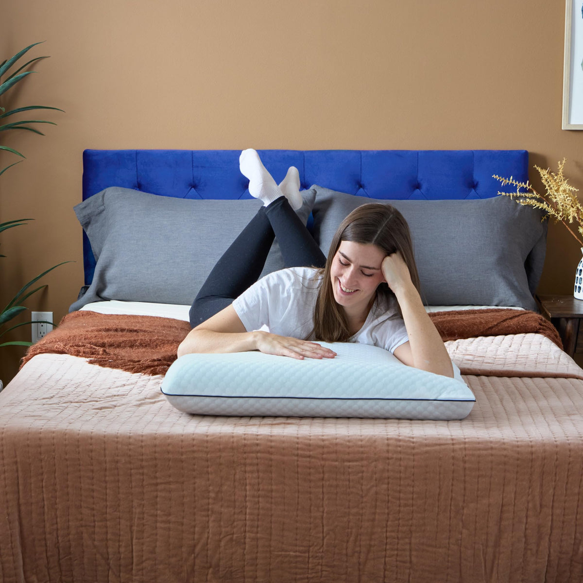 Weekender Ventilated Gel Memory Foam Pillow, White, Standard