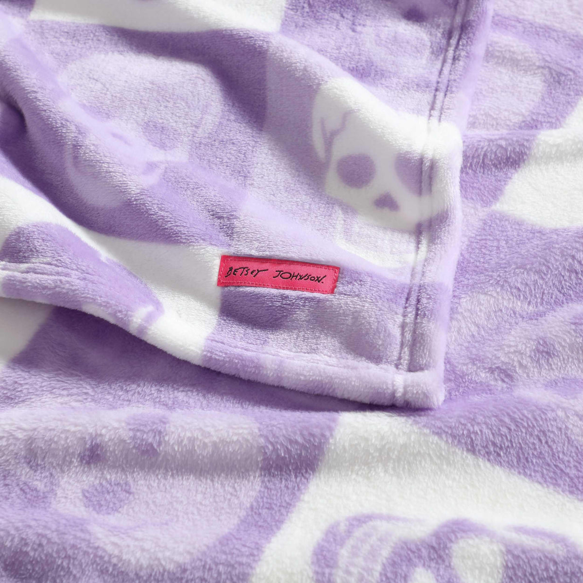 Betsey Johnson Blanket, Cracked Checkered Skull Purple, 50x70 Inch