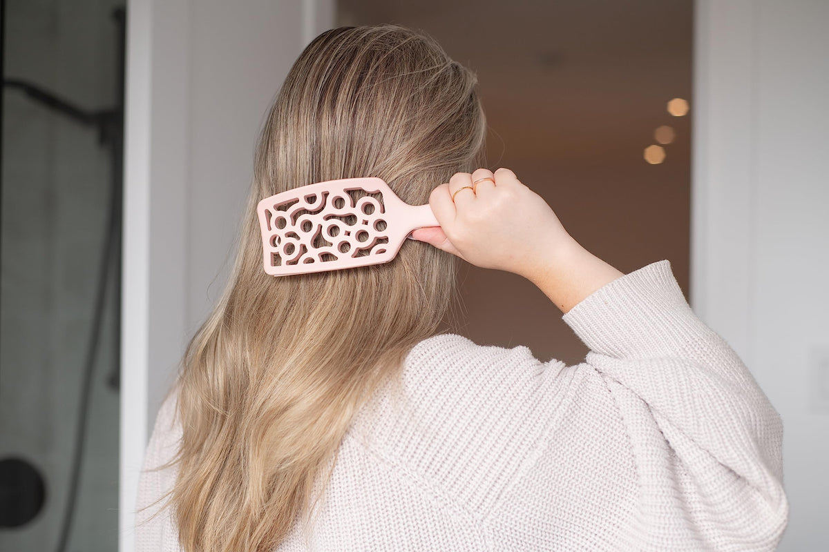 FRAMAR Vented Curved Detangling Brush, Champagne