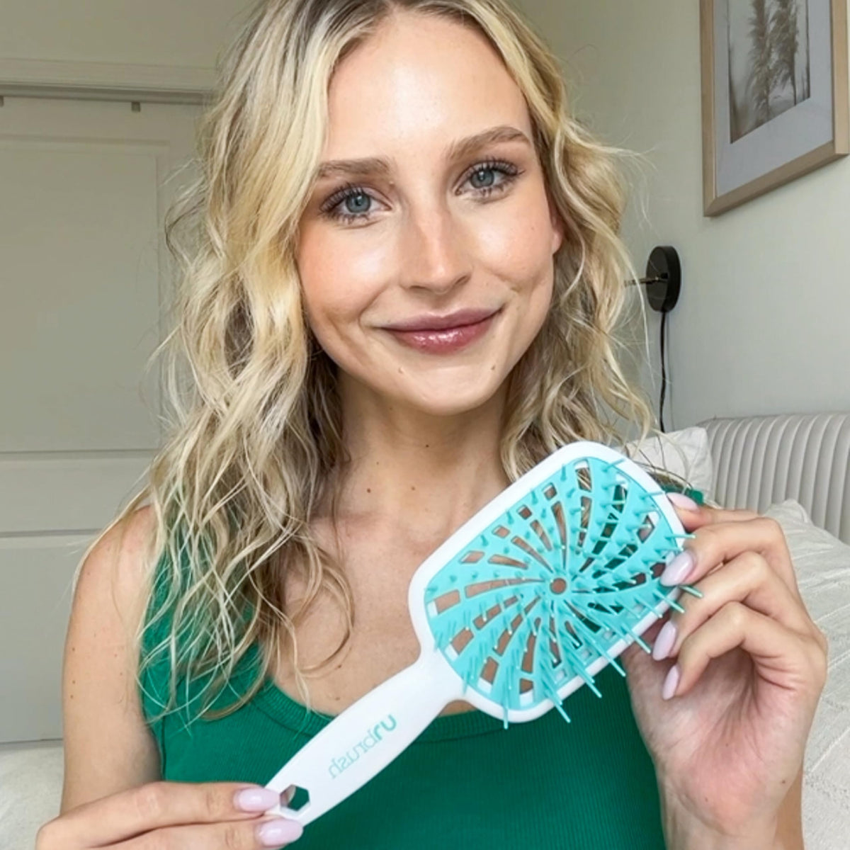 FHI Heat UNbrush Plus Curly Hair Brush with 84 UltraFlex Bristles