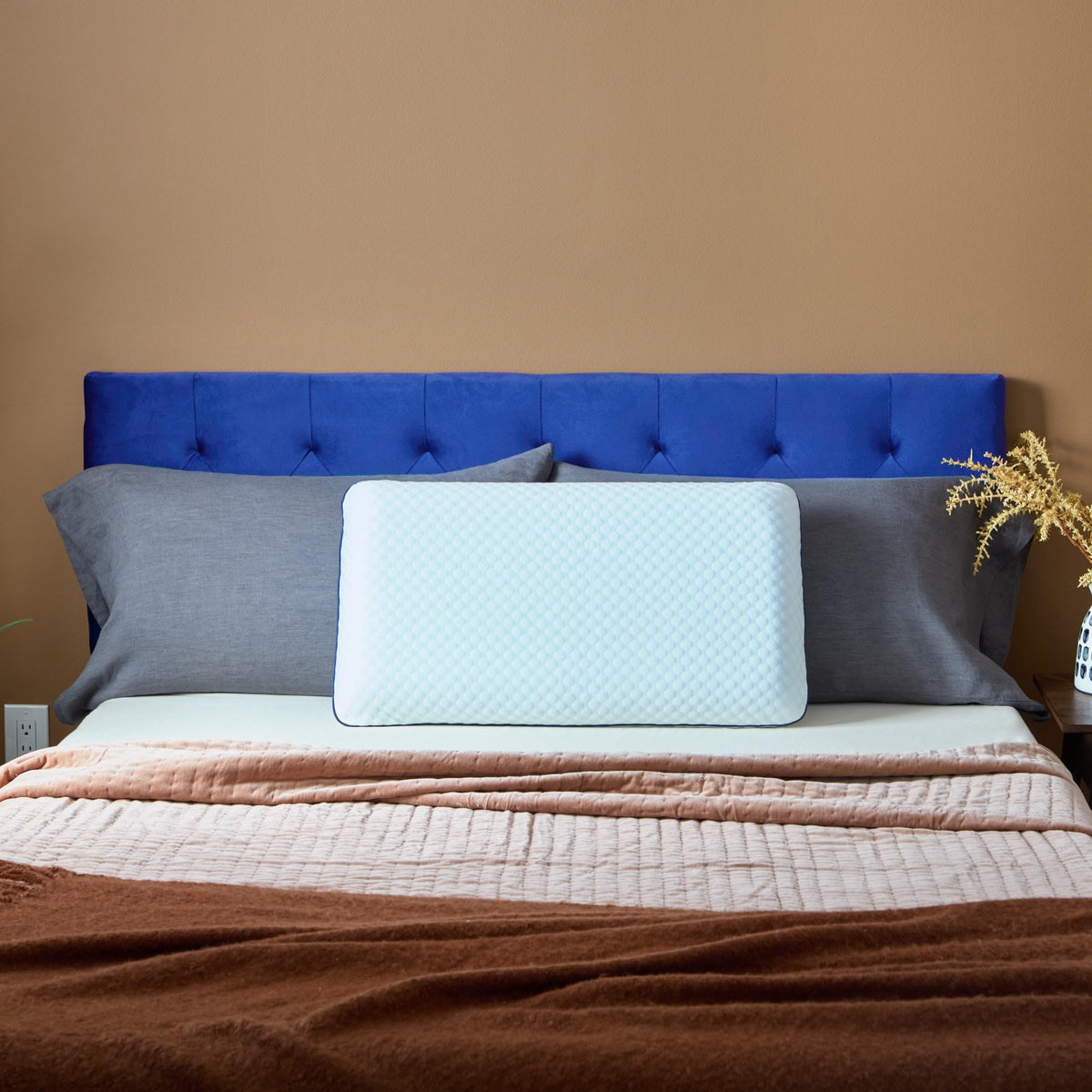 Weekender Ventilated Gel Memory Foam Pillow, White, Standard
