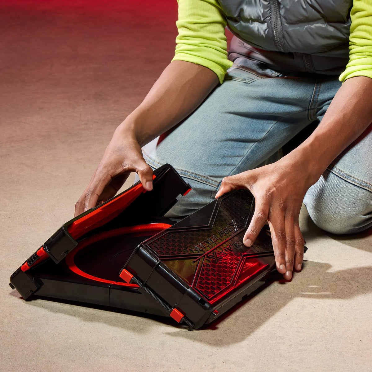Beyblade X Clash & Carry Beystadium Battle Arena
