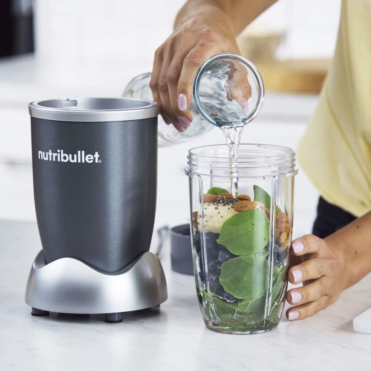 NutriBullet 600 Nutrition Extractor Blender System, Silver (8 Piece)