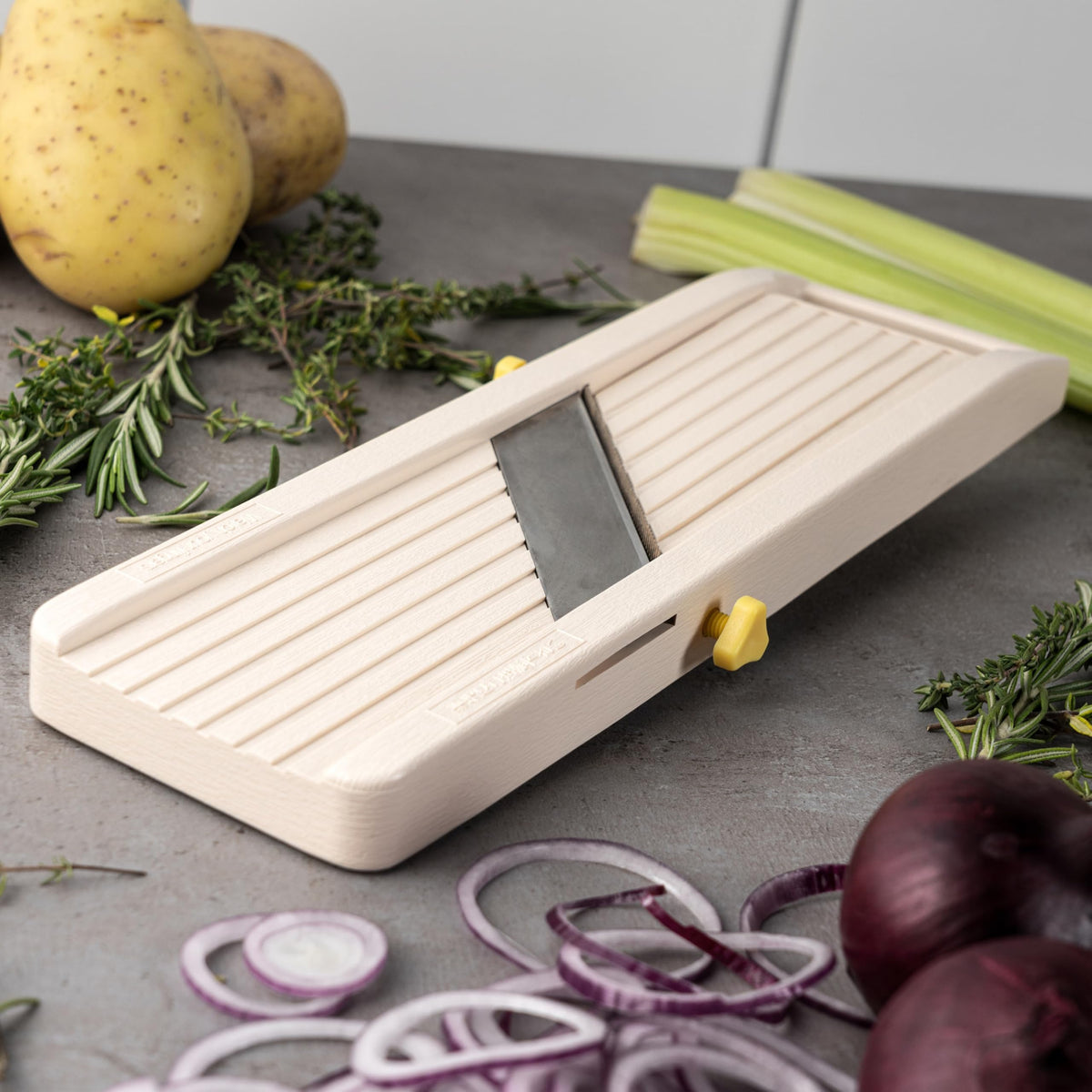 Benriner Japanese Mandolin Vegetable Cutter, 3.5 Wide, 7015S