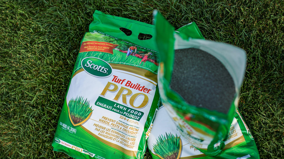 Scotts Turf Builder Pro Lawn Food 32-0-4, 5.2 kg