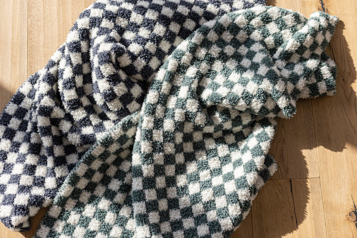 Sunset Snuggles Baby's Breath & Forest Green Check Throw, 54 x 76 in