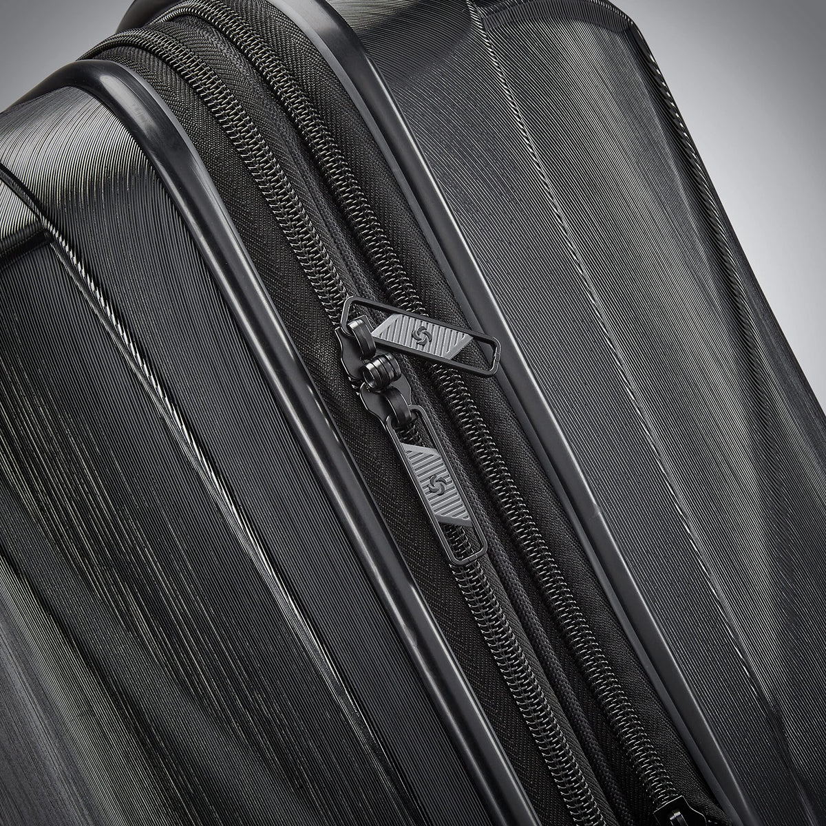 Samsonite Centric 2 Spinner Carry-On, Black, 141134-1041