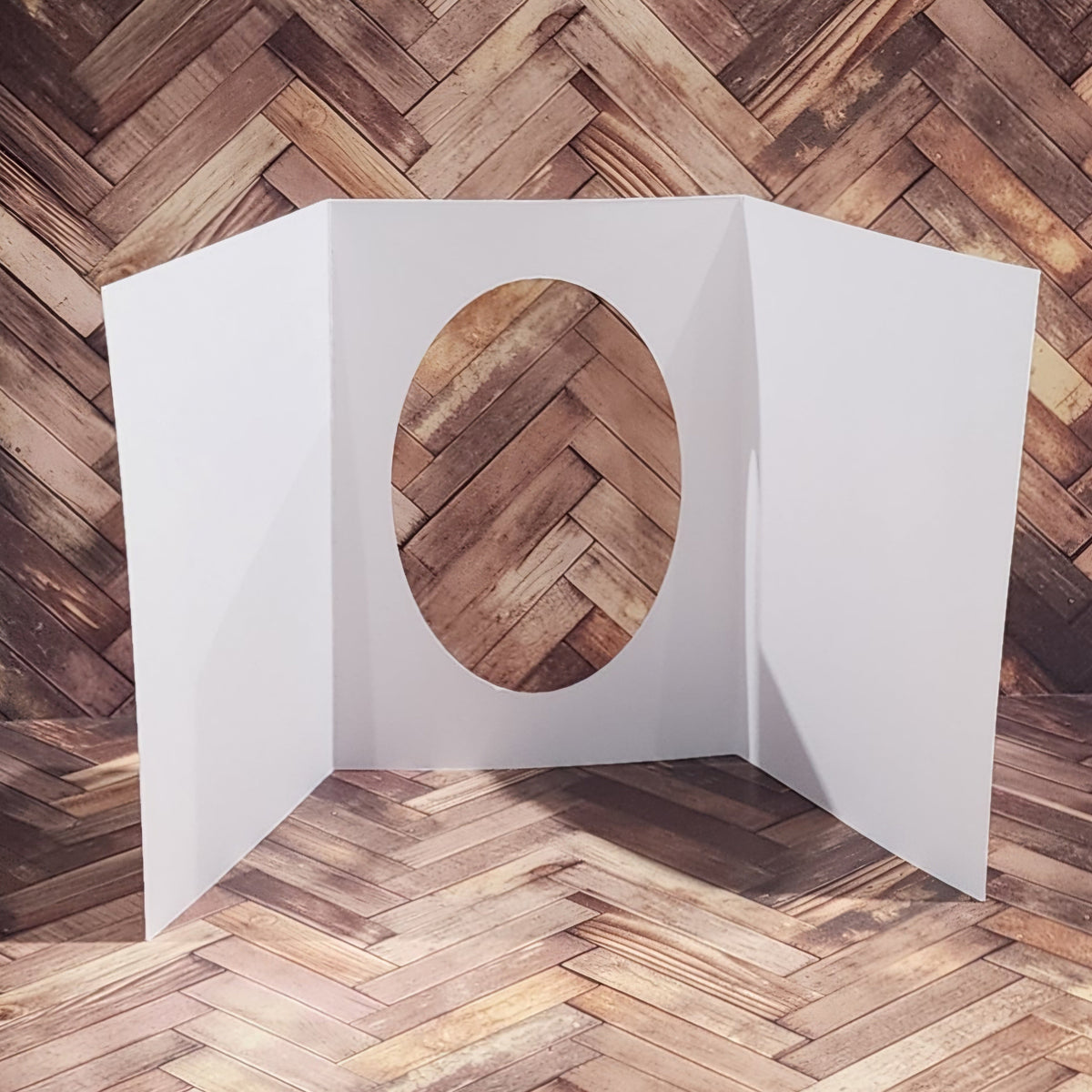 Oval Window Tri Fold White Card Bases - 105 x 148mm - 10 pieces 34599