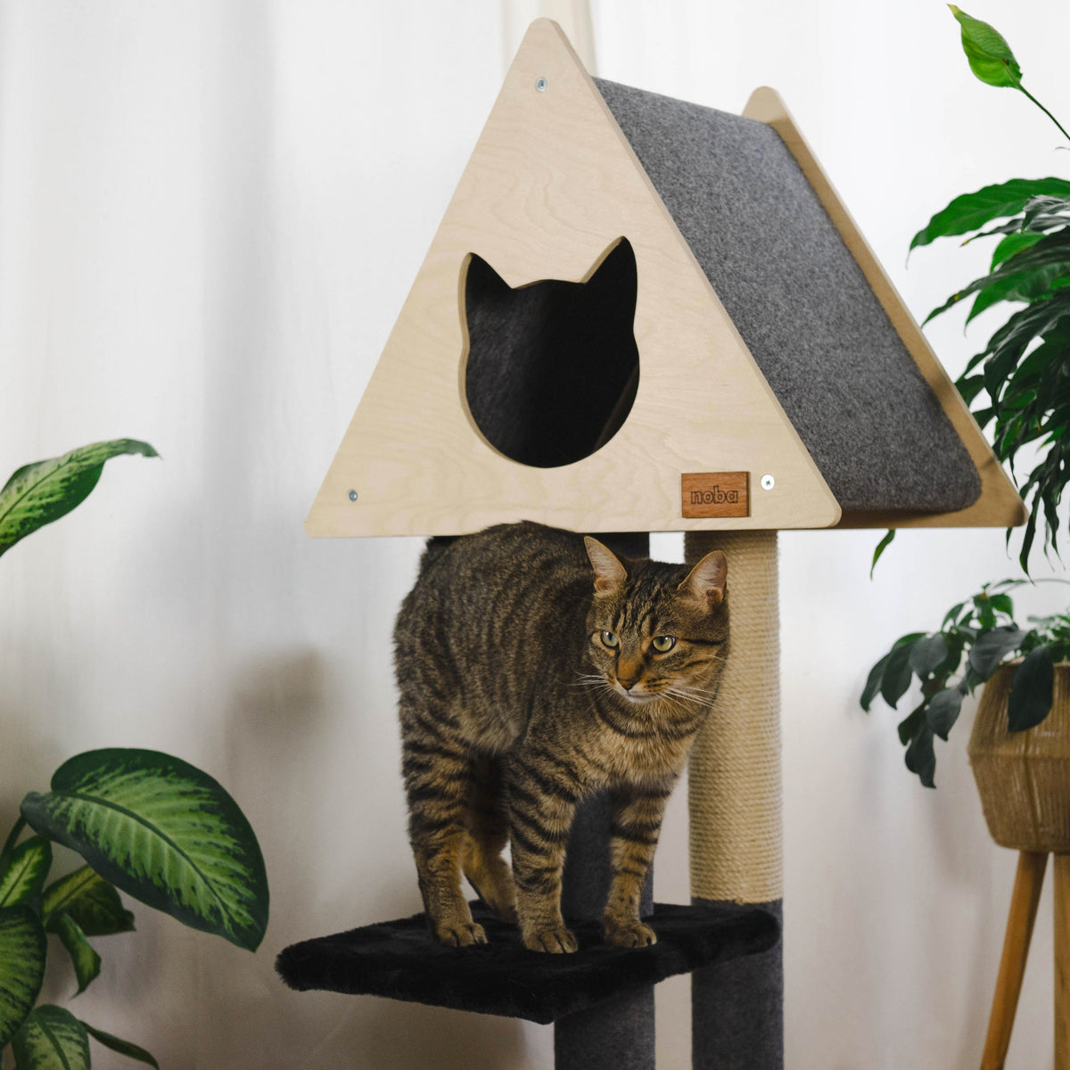 Noba Teepee Hideout Deluxe 2-Level Cat Tree